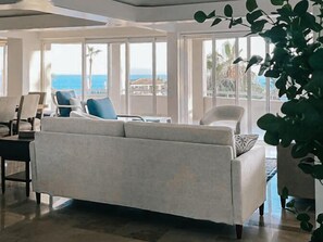 Smart TV - Ocean View, Private Pool, Walk to Beach – Perfect for Retreats & Group Getaways (Cabo Bello)