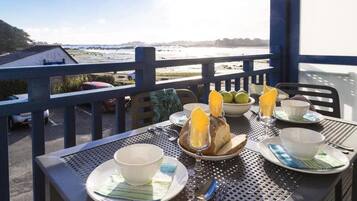 Tempat makan outdoor