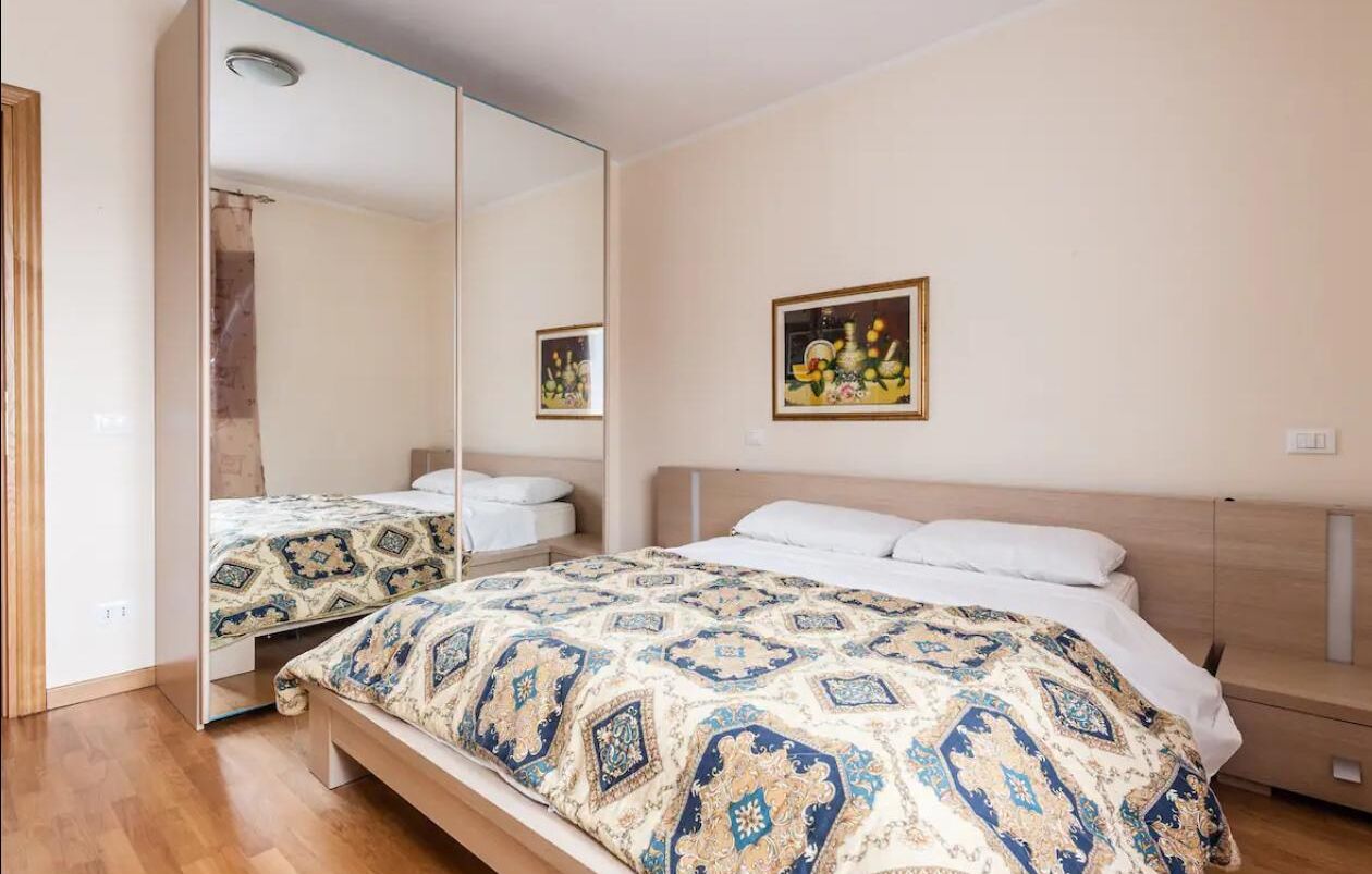 3 slaapkamers, een strijkplank/strijkijzer, reisbedje, gratis wifi