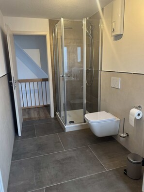 Bruser, håndklæder, Sæbe, Toiletpapir