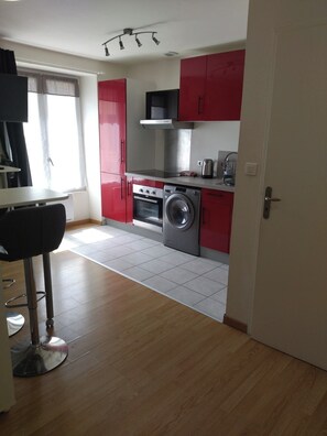 Private kitchen - Apartment with nice amenities BREST Centre (Brest)