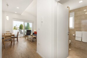 Apartment | Bathroom | Hair dryer - One Bedroom Apartment With Balcony (Pula)