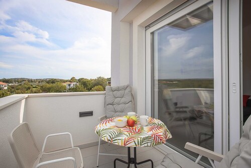 One Bedroom Apartment With Balcony