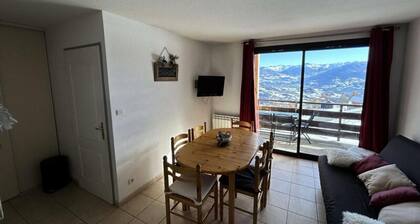 2 Rooms for 4 People