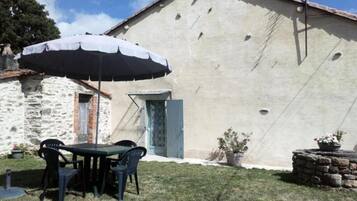 Tempat makan outdoor