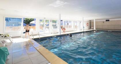 4 Room Maisonette 8 People
