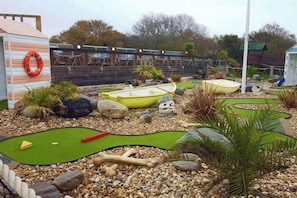 Cabin | Property grounds - 3 Bed Caravan-sleeps 8-pets-onsite Pools-parking (Bembridge)