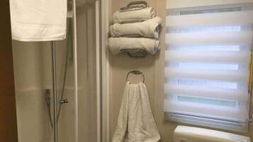 Cabin | Bathroom | Shower, hair dryer, towels