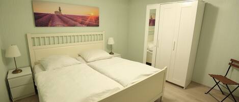 4 Schlafzimmer, Bügeleisen/Bügelbrett, WLAN, Bettwäsche