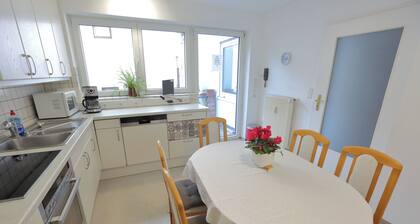 City Wohnung 12b - Direkt an der Fußgängerzone und dem Schlosspark Brühl gelegen
