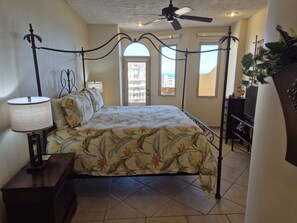 2 Schlafzimmer, Schreibtisch, Bügeleisen/Bügelbrett, WLAN