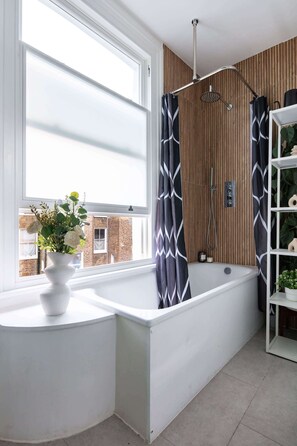 Hårtørrer, håndklæder, Sæbe, Shampoo