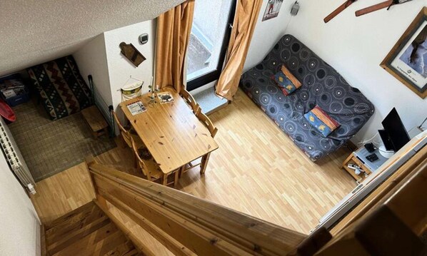 Living area - Studio for 4 People (Reallon)