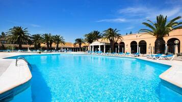 Kolam renang terbuka, kolam dipanaskan