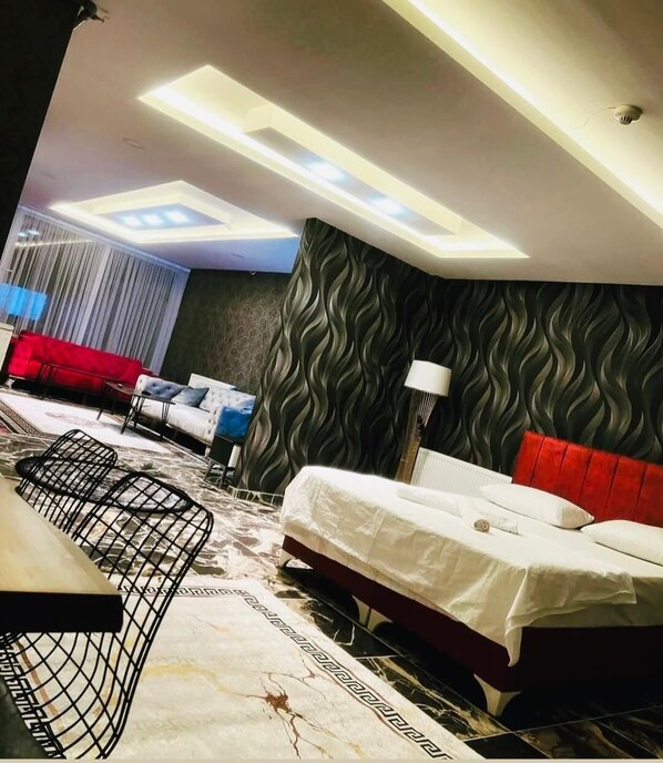 Standard Quadruple Room | Free WiFi, bed sheets - NERA OTEL (Istanbul)