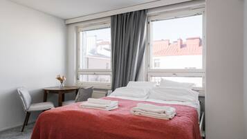1 bedroom, desk, free WiFi, bed sheets