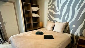 1 bedroom, WiFi, bed sheets