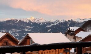 Property grounds - Apartment in French Alps Near Ski Front (Reallon)