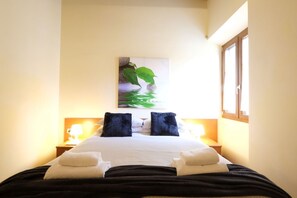 4 habitaciones, tabla de planchar con plancha y wifi 