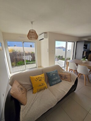 Télévision, chaîne hi-fi