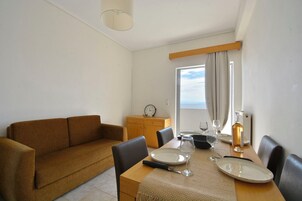 Cofres nos quartos, berço de viagem, Wi-Fi de cortesia, roupa de cama