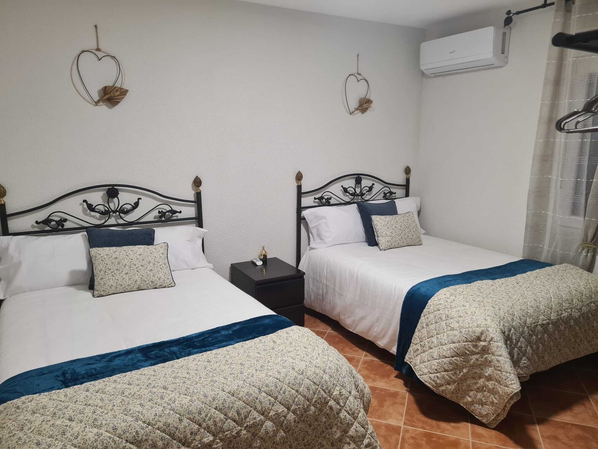 4 slaapkamers, een strijkplank/strijkijzer, wifi, beddengoed