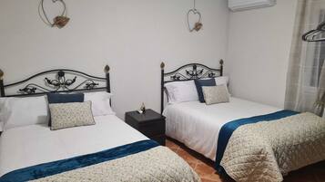 4 slaapkamers, een strijkplank/strijkijzer, wifi, beddengoed