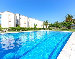 Apartment | Pool | Outdoor pool - Apartment in Calella Near the Beach (Palafrugell)