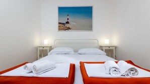 1 bedroom, WiFi (free) - Lovely apartment for 4 people with WIFI, A/C, TV and patio (Podstrana)
