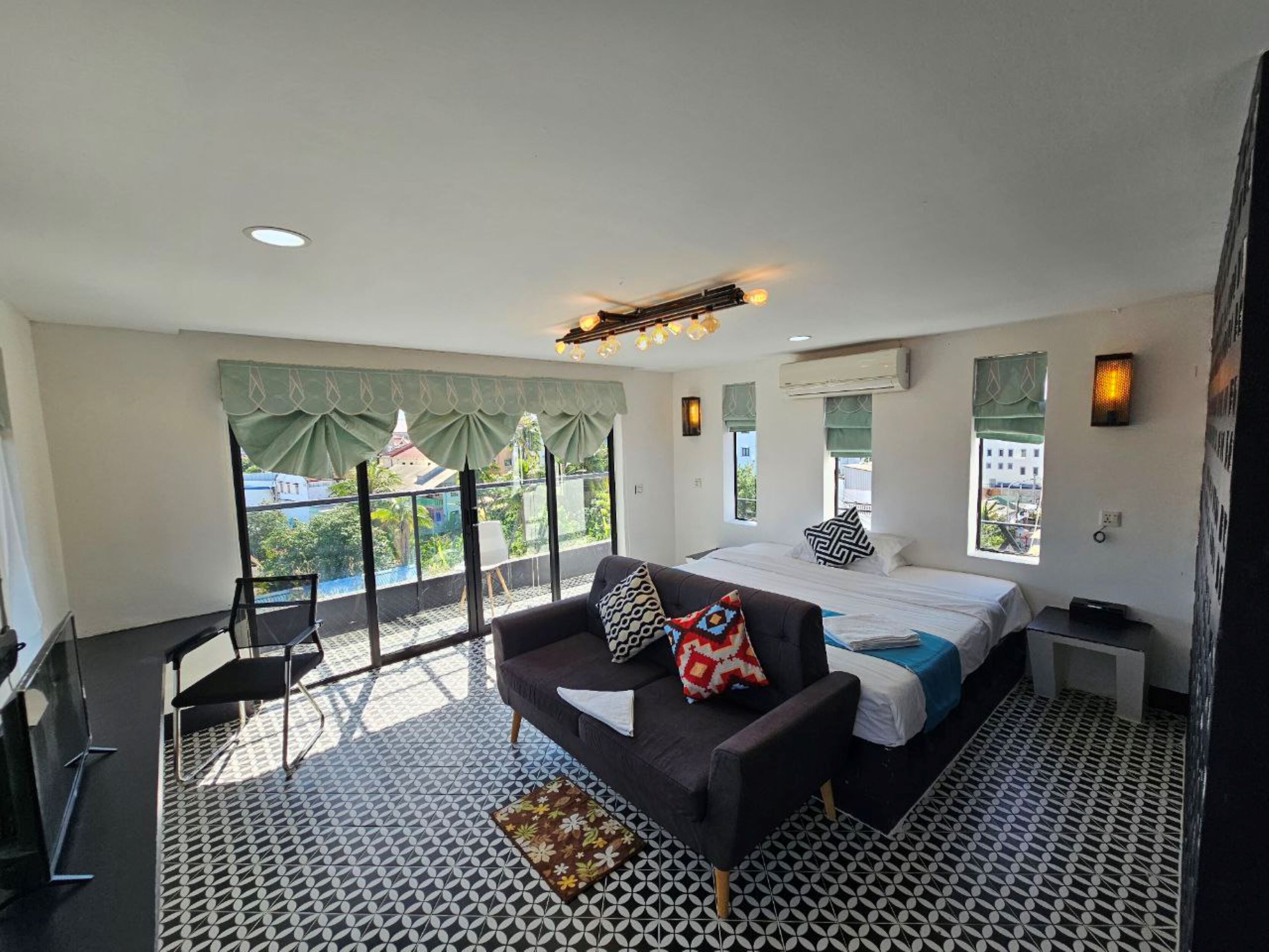 Deluxe Room | Egyptian cotton sheets, premium bedding, desk, free WiFi