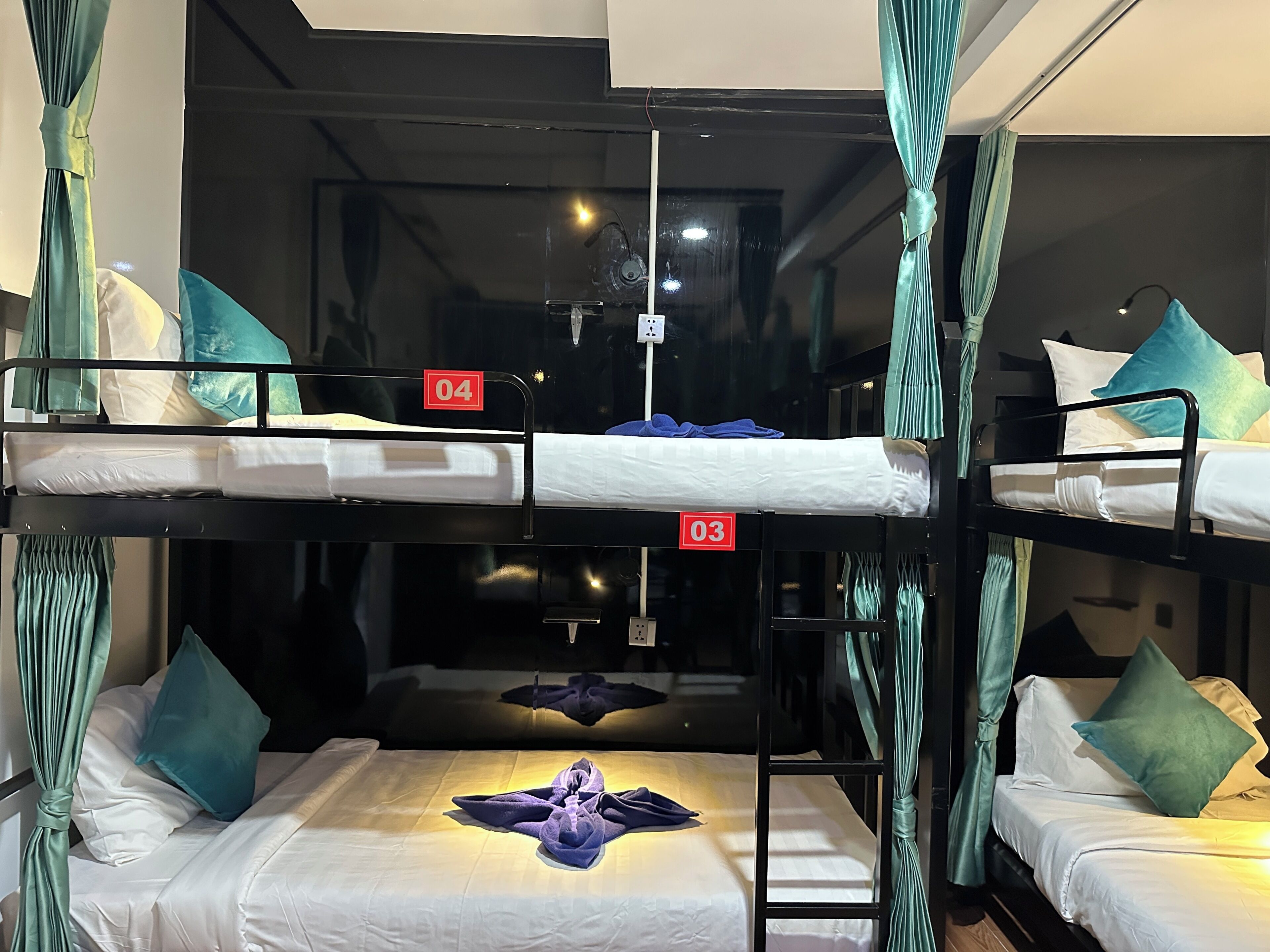 Egyptian cotton sheets, premium bedding, free WiFi, bed sheets