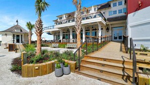 Unclassified image, 3 of 75, button - 1102 Harbour South Club Villa Harbour Town (Hilton Head Island)