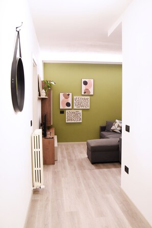 Interior - Fuga dalla Città (Bianzone)