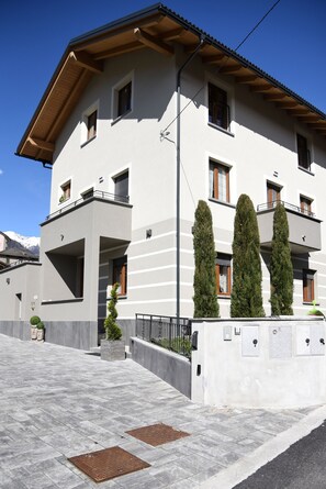 Exterior - Fuga dalla Città (Bianzone)