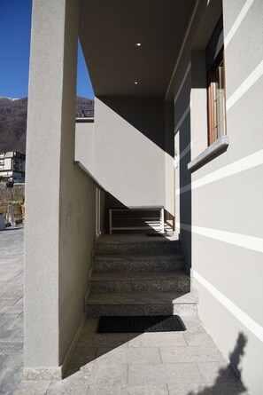 Exterior detail - Fuga dalla Città (Bianzone)