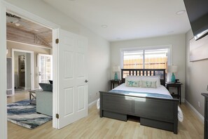 1 slaapkamer, een strijkplank/strijkijzer, wifi, beddengoed