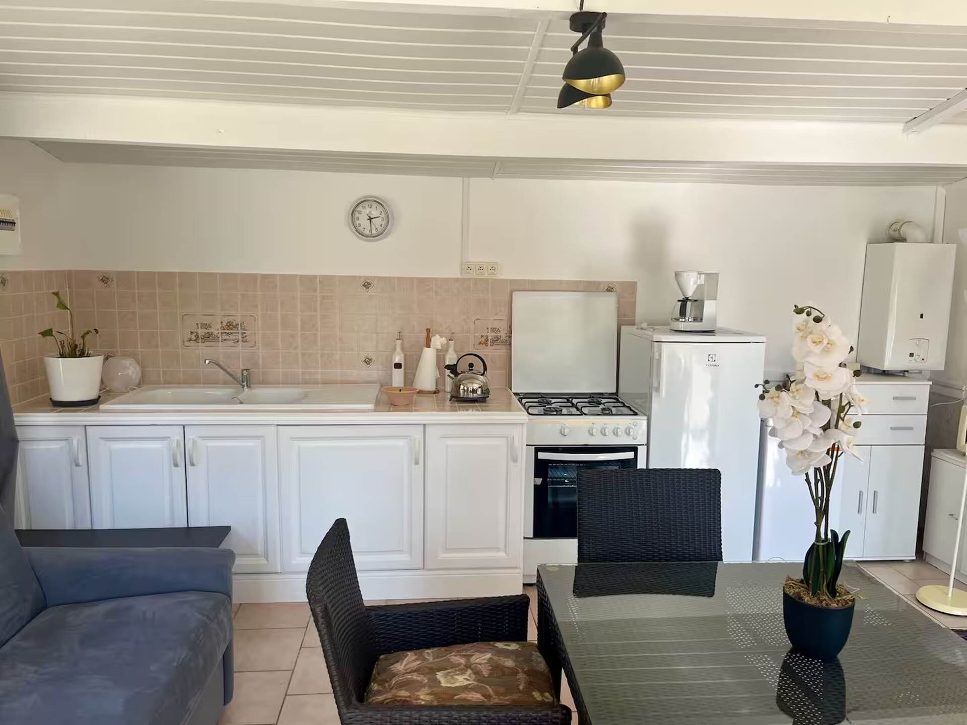 Kühlschrank, Mikrowelle, Ofen, Geschirrspüler