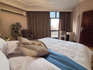 3 bedrooms, Egyptian cotton sheets, premium bedding, free minibar - Joy Homes Mohandeseen - Families only (Giza)