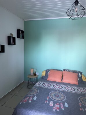 1 bedroom, desk, iron/ironing board, free WiFi