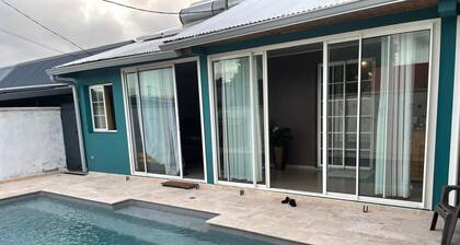 Furnished air-conditioned room in a villa with swimming pool
