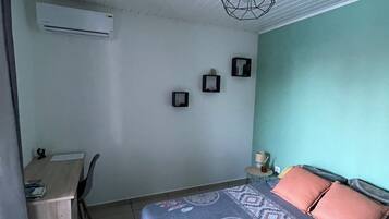 1 bedroom, desk, iron/ironing board, free WiFi