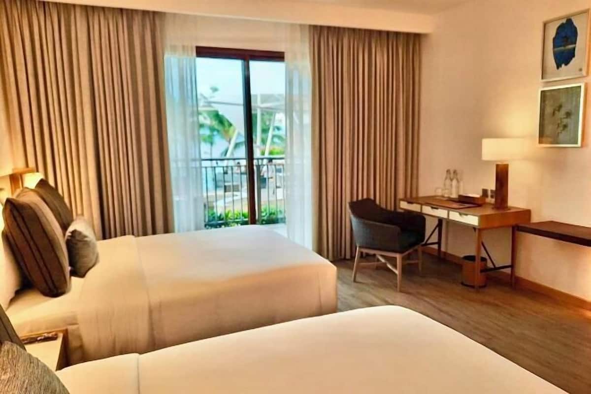 1 bedroom, in-room safe, desk, blackout curtains