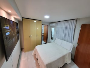 1 habitación, tabla de planchar con plancha, wifi y ropa de cama