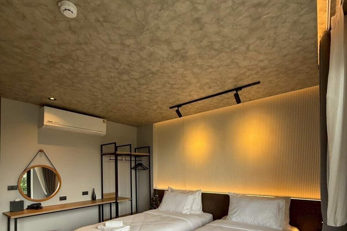 Deluxe Room | Desk, laptop workspace, free WiFi