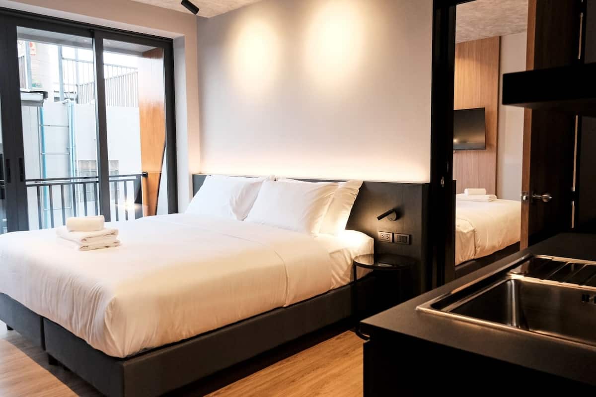 Family Connecting Room | โต๊ะทำงาน, พื้นที่ทำงานแบบใช้แล็ปท็อป, Wi-Fi ฟรี