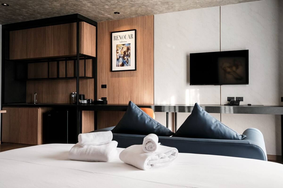 Deluxe Room | Desk, laptop workspace, free WiFi