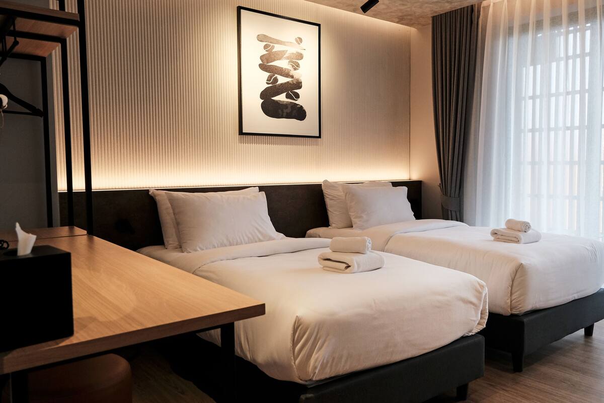 Deluxe Twin Bed | Työpöytä, kannettavalle tietokoneelle sopiva työtila, ilmainen Wi-Fi