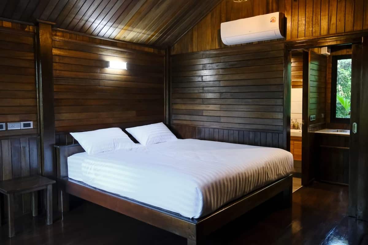 Comfort Chalet, Balcony, Garden View | Desk, laptop workspace, free WiFi