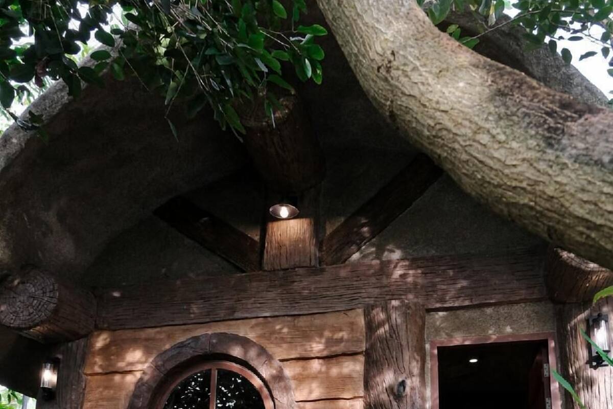 Riverfront Stone Cottage | โต๊ะทำงาน, พื้นที่ทำงานแบบใช้แล็ปท็อป, Wi-Fi ฟ  รี