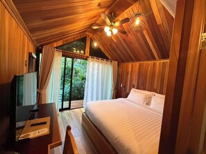 Nordic Botanical | Desk, laptop workspace, free WiFi - Lush Inn Phuket (Chalong)